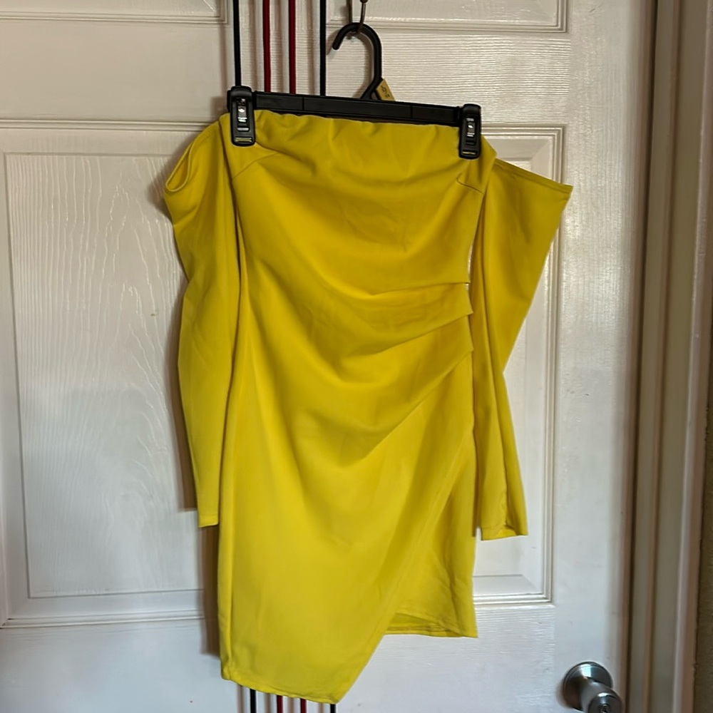 Fashion Nova yellow dress size S